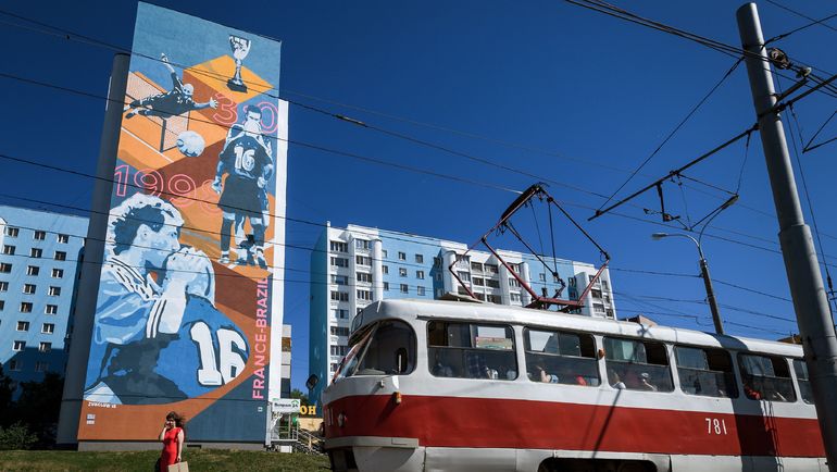 Граффити с изображением Лорана Блана и Фабьена Бартеза. Фото AFP Граффити с изображением Лорана Блана и Фабьена Бартеза. Фото AFP