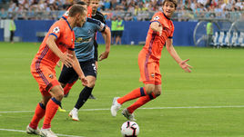 31 июля. Самара. "Крылья Советов" - ЦСКА - 0:0. В атаке - МАРИУ ФЕРНАНДЕС (справа) и Федор ЧАЛОВ.