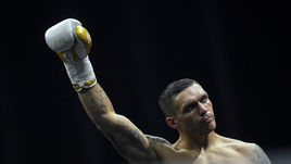 Усик призвал вернуть мир в его страну. И объяснил, почему ему не нужно звание Героя Украины