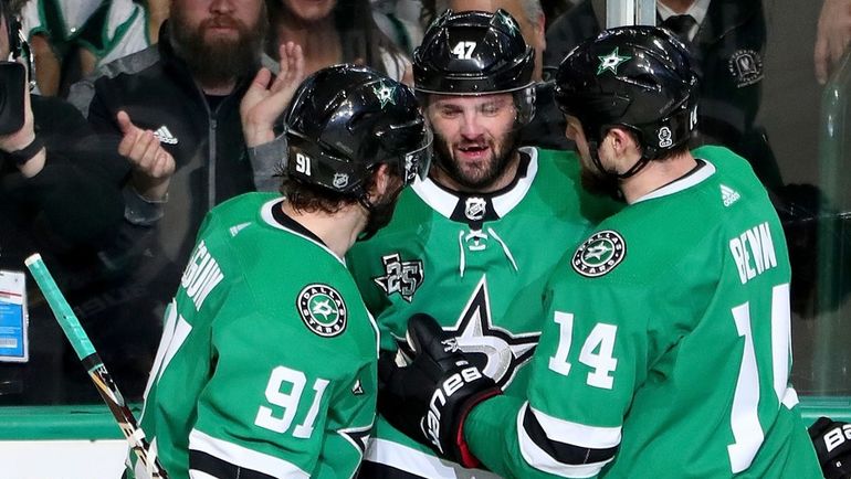 Тайлер СЕГИН, Александр РАДУЛОВ и Джейми БЕНН. Фото AFP Тайлер СЕГИН, Александр РАДУЛОВ и Джейми БЕНН. Фото AFP