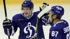 5 августа. Нижний Новгород. "Динамо" (Москва) – "Динамо" (Рига) – 4:1. Вадим ШИПАЧЕВ (№87) отметился первым голом за бело-голубых.