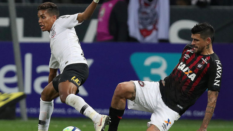 Лучо ГОНСАЛЕС (справа). Фото REUTERS Лучо ГОНСАЛЕС (справа). Фото REUTERS