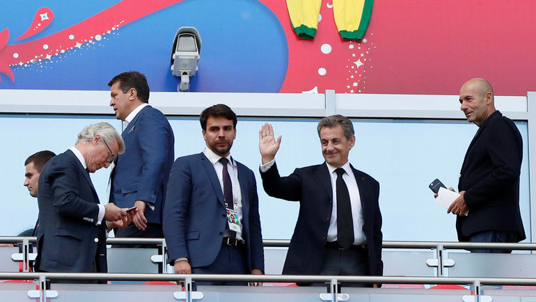 16 июня. Казань. Франция - Австралия - 2:1. Бывший президент Франции Николя САРКОЗИ (второй справа). Фото REUTERS 16 июня. Казань. Франция - Австралия - 2:1. Бывший президент Франции Николя САРКОЗИ (второй справа). Фото REUTERS