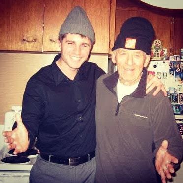 Кайл ДУБАС и дедушка Уолтер. Кайл ДУБАС и дедушка Уолтер.