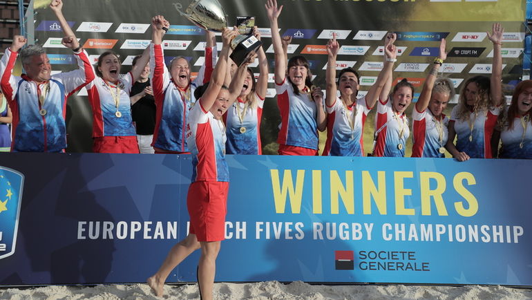 5 августа. Москва. Женская сборная России по пляжному регби. Фото Александр РЫТИКОВ 5 августа. Москва. Женская сборная России по пляжному регби. Фото Александр РЫТИКОВ