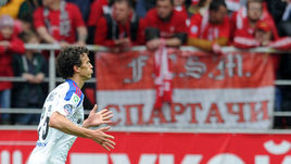 Потенциальному переходу 31-летнего полузащитника Романа ЕРЕМЕНКО в "Спартак" рады не все болельщики красно-белых.