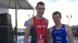 Обозреватель "СЭ" Владимир ИВАНОВ (слева) и Максим ВЫЛЕГЖАНИН перед стартом "полужелезной" дистанции в Казани.