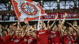 Фанаты "Спартака" жгут в комментариях в соцсетях после новости о переходе Романа Еременко.