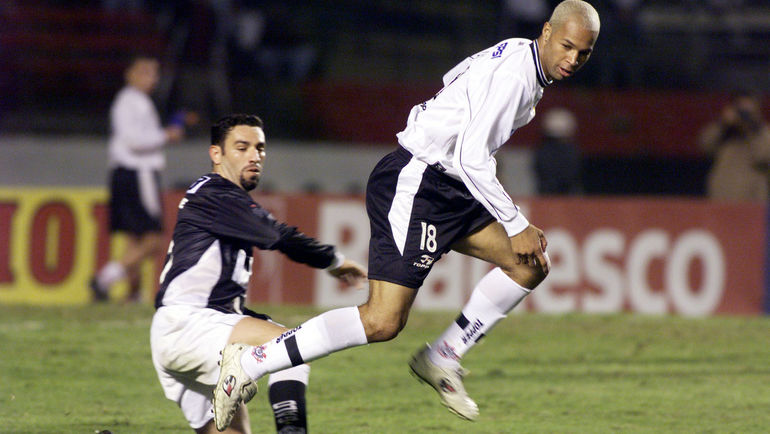 ДИНЕЙ (справа). Фото AFP ДИНЕЙ (справа). Фото AFP
