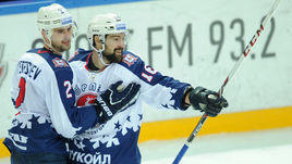 Каспарс ДАУГВИНЬШ (справа).