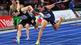 10 августа. Берлин. Фотофиниш: Сергей ШУБЕНКОВ (№5) уступил 0,002 в золотом споре Паскалю МАРТИНО-ЛАГАРДУ.