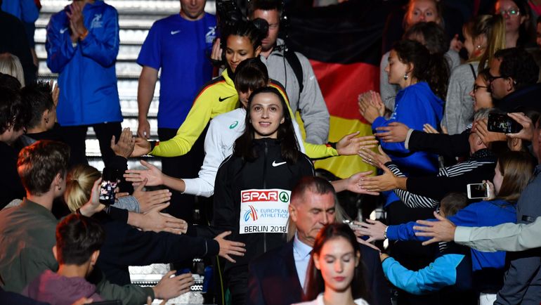 11 августа. Берлин. Мария ЛАСИЦКЕНЕ на награждении. Фото AFP 11 августа. Берлин. Мария ЛАСИЦКЕНЕ на награждении. Фото AFP