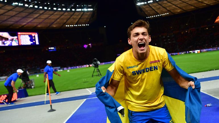 12 августа. Берлин. Арманд ДЮПЛАНТИС завоевал золото в прыжках с шестом. Фото AFP 12 августа. Берлин. Арманд ДЮПЛАНТИС завоевал золото в прыжках с шестом. Фото AFP