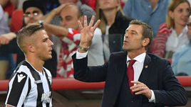 Вторник. Москва. "Спартак" - ПАОК - 0:0. Главный тренер красно-белых Массимо КАРРЕРА.