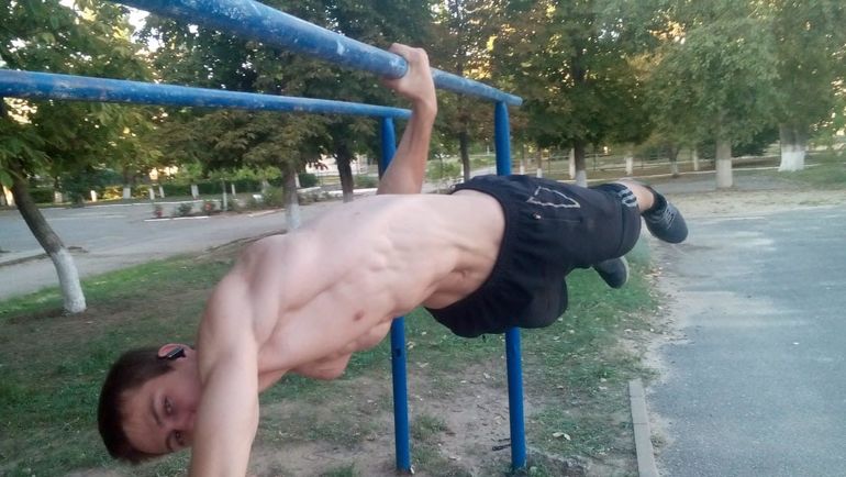 Виктор ОЖЕРЕЛЬЕВ. Виктор ОЖЕРЕЛЬЕВ.