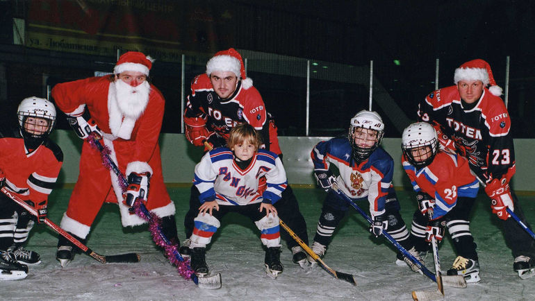 Маленький Василий ПОДКОЛЗИН (третий справа). Фото из архива семьи Подколзиных Маленький Василий ПОДКОЛЗИН (третий справа). Фото из архива семьи Подколзиных