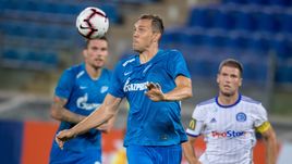 16 августа. Санкт-Петербург. "Зенит" - "Динамо" Мн - 8:1. Артем ДЗЮБА (в центре).