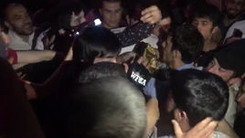 Таджикского бойца чуть не растерзала ликующая толпа