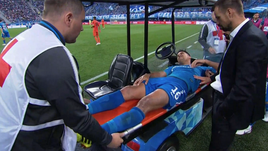 Травмированный Кристиан НОБОА и Сергей СЕМАК.