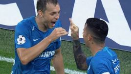 Артем ДЗЮБА и Себастьян ДРИУССИ после гола россиянина в матче "Зенит" - "Урал".