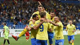 19 августа. Ростов-на-Дону. "Ростов" - "Енисей" - 4:0. Игроки "Ростова" празднуют один из четырех мячей.