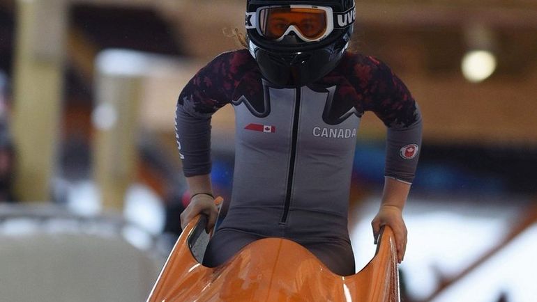 Спортсменка в монобобе. Фото twitter.com Спортсменка в монобобе. Фото twitter.com