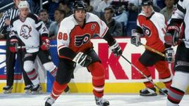 Эрик ЛИНДРОС.