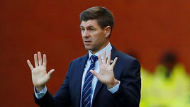 Четверг.Глазго. "Рейнджерс" - "Уфа"- 1:0. Главный тренер шотландцев Стивен ДЖЕРРАРД встревожен игрой своей команды.