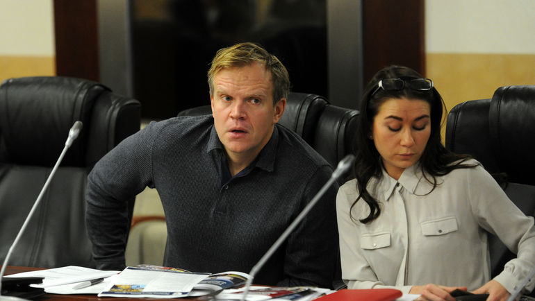 Денис ТИХОМИРОВ (слева). Фото Алексей ИВАНОВ Денис ТИХОМИРОВ (слева). Фото Алексей ИВАНОВ