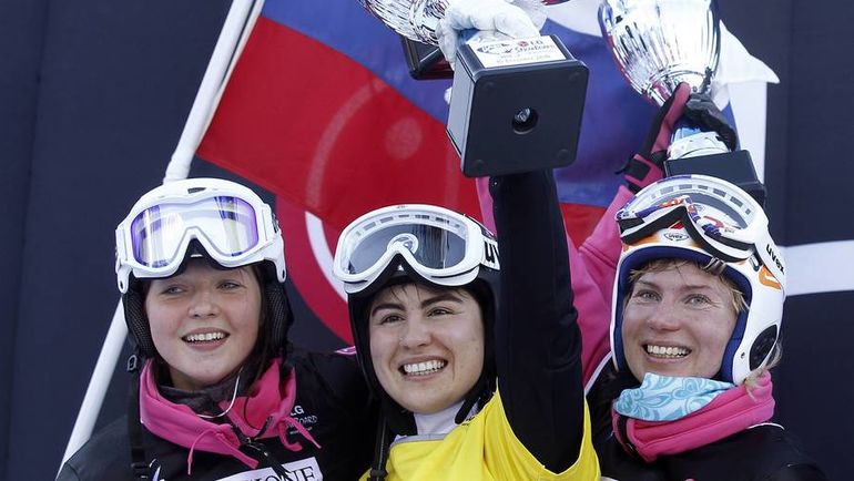 Сборная России может потерять Екатерину ТУДЕГЕШЕВУ (в центре) и Алену ЗАВАРЗИНУ (слева). Фото REUTERS Сборная России может потерять Екатерину ТУДЕГЕШЕВУ (в центре) и Алену ЗАВАРЗИНУ (слева). Фото REUTERS