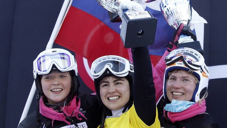 Сборная России может потерять Екатерину ТУДЕГЕШЕВУ (в центре) и Алену ЗАВАРЗИНУ (слева). Фото REUTERS Сборная России может потерять Екатерину ТУДЕГЕШЕВУ (в центре) и Алену ЗАВАРЗИНУ (слева). Фото REUTERS