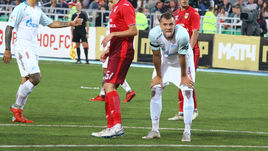 26 августа. Уфа. "Уфа" – "Зенит" – 0:2. Эмоции нападающего гостей Артема ДЗЮБЫ.