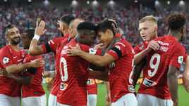 25 августа. Москва. Тушмно. "Спартак" - "Динамо" - 2:1. Квинси ПРОМЕС и Лоренсо МЕЛЬГАРЕХО (в центре) принесли красно-белым победу.