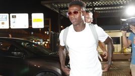 Квинси ПРОМЕС прилетел в Испанию на медосмотр.