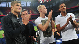 Новички армейцев Яка БИЙОЛ, Хердур МАГНУССОН и Родриго БЕКАО.