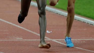 Обувь только мешает. Как бегуны побеждают босиком