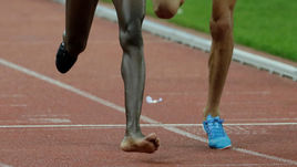 Обувь только мешает. Как бегуны побеждают босиком