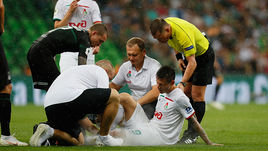 1 сентября. Краснодар. "Краснодар" - "Локомотив" - 2:1. Федор СМОЛОВ (на поле) получил травму и был заменен.