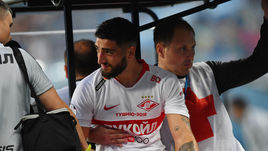 2 сентября. Санкт-Петербург. "Зенит" - "Спартак" - 0:0. Защитник красно-белых Самюэль ЖИГО не смог покинуть поле самостоятельно.