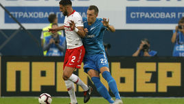 2 сентября. Санкт-Петербург. "Зенит" - "Спартак" - 0:0. Стык между Артемом ДЗЮБОЙ и Самюэлем ЖИГО, после которого спартаковец получил повреждение.