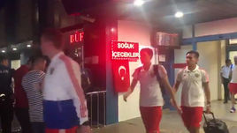 Сборная России прилетела в Турцию, когда уже стемнело