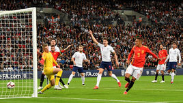 Суббота. Лондон. Англия - Испания - 1:2. 32-я минута. Родриго (№ 9) забивает победный гол.