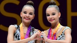 Дина и Арина Аверины.