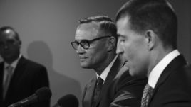 Стив АЙЗЕРМАН.