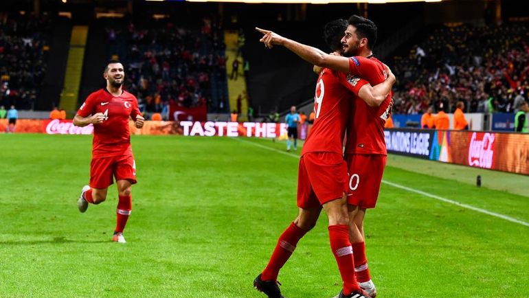 10 сентября. Стокгольм. Швеция - Турция - 2:3. Игроки сборной Турции празднуют гол. Фото AFP 10 сентября. Стокгольм. Швеция - Турция - 2:3. Игроки сборной Турции празднуют гол. Фото AFP