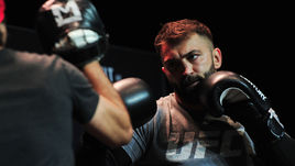 Среда. Москва. Открытая тренировка участников турнира UFC. Андрей Орловский.
