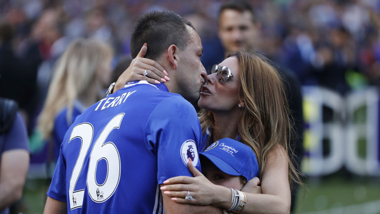 Джон Терри остается дома с семьей. Фото REUTERS Джон Терри остается дома с семьей. Фото REUTERS