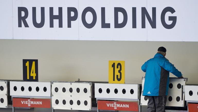 Подготовка мишеней к гонке. Фото AFP Подготовка мишеней к гонке. Фото AFP