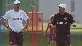 11 августа 2017 года. Тарасовка. Роман Пилипчук и Массимо Каррера. Теперь они соперники.