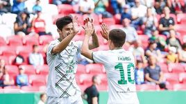 15 сентября. Казань. "Рубин" - "Енисей" - 1:0. 6-я минута. Дмитрий Полоз (справа) открыл счет с передачи Сердара Азмуна.